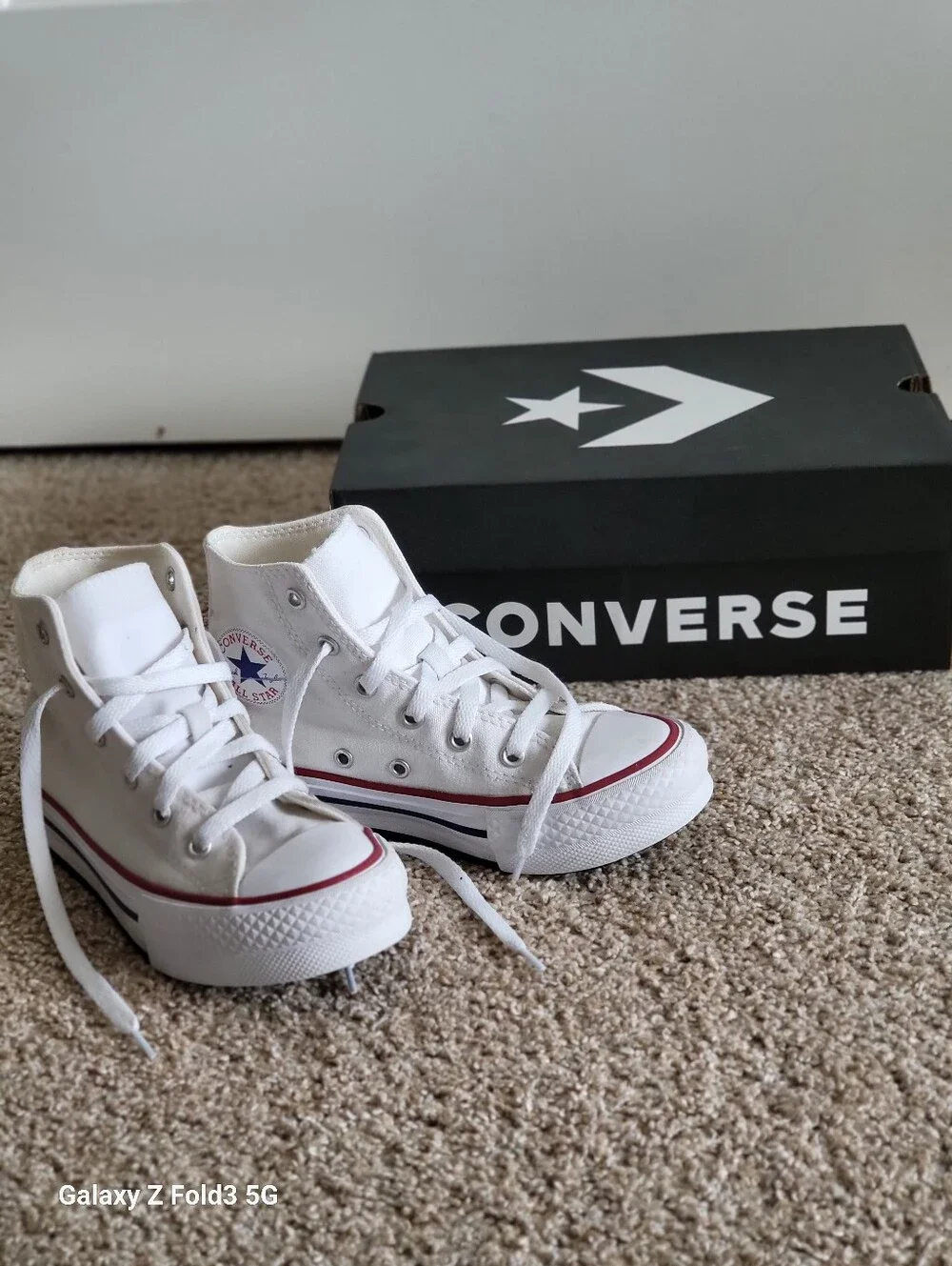 ♥️EUC♥️ Converse Girls White Platform High-Top Sneakers with Red & Black Trim